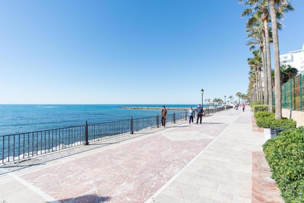 Апартаменты In Front Of Sea & Center Марбелья Экстерьер фото